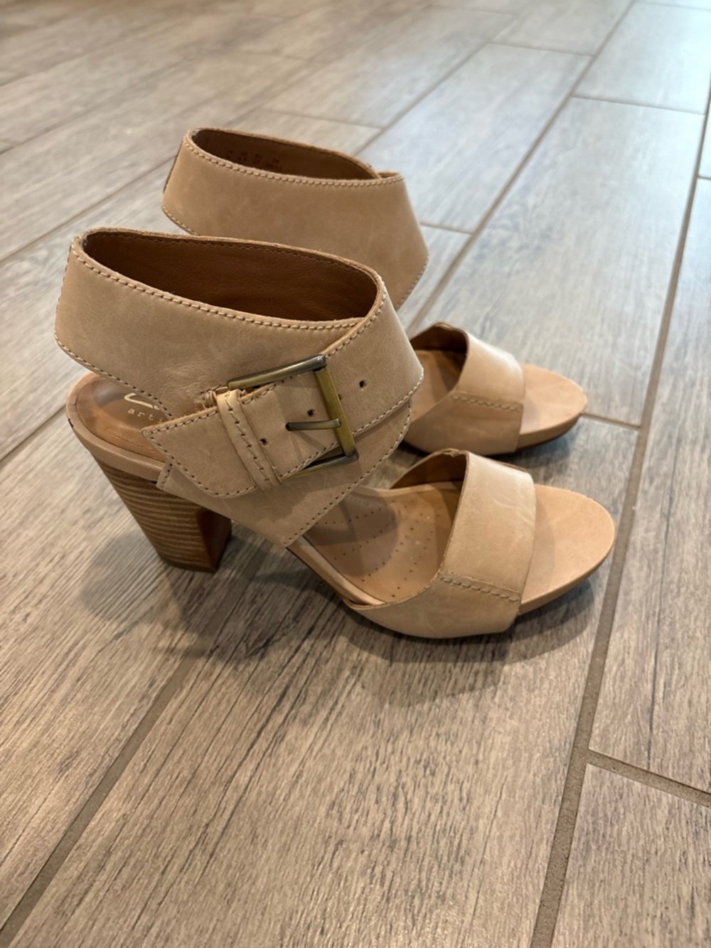 Clarks Women's Tan Leather Mule